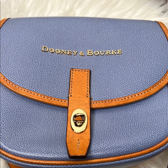 Dooney & Bourke Blue and Tan Crossbody Bag Pre-Loved - Picture 17 of 17